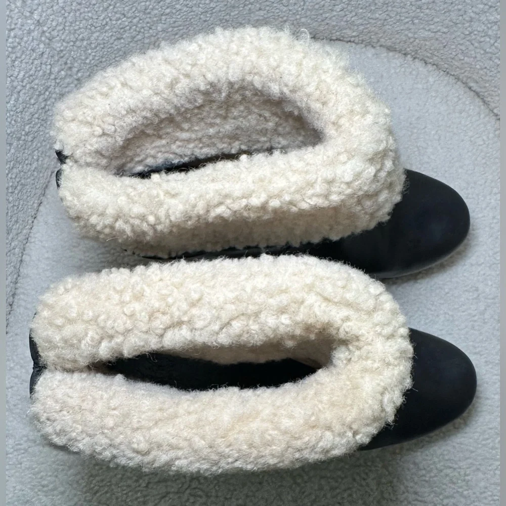 UGG Lynnea 1958 black leather boots booties fold over shearling‎ warm cozy thick